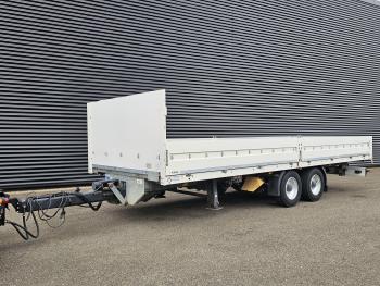 Junge Junge / 2 AXLE TRAILER WITH BOARDS